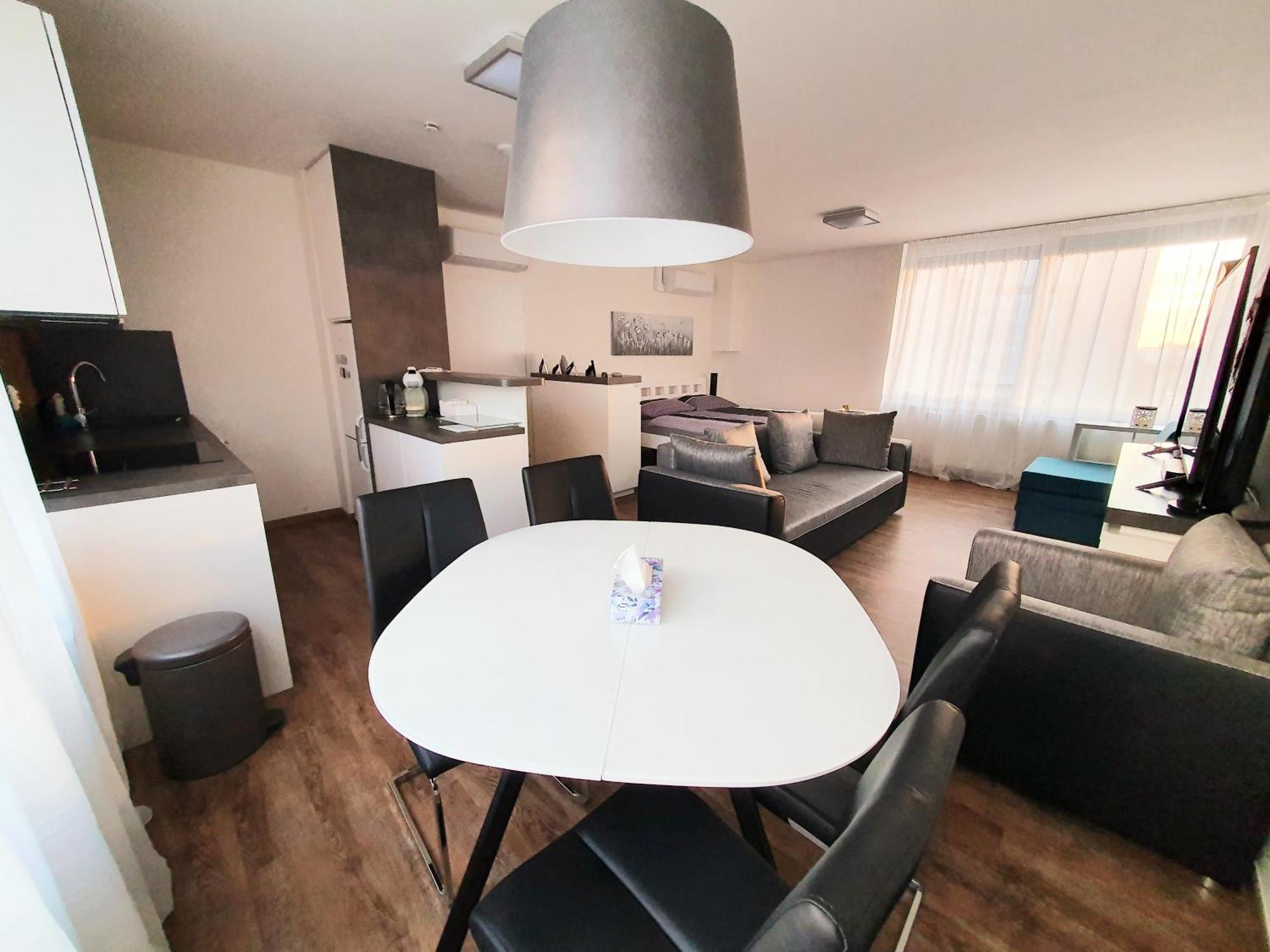 G Support Apartment براغ الغرفة الصورة