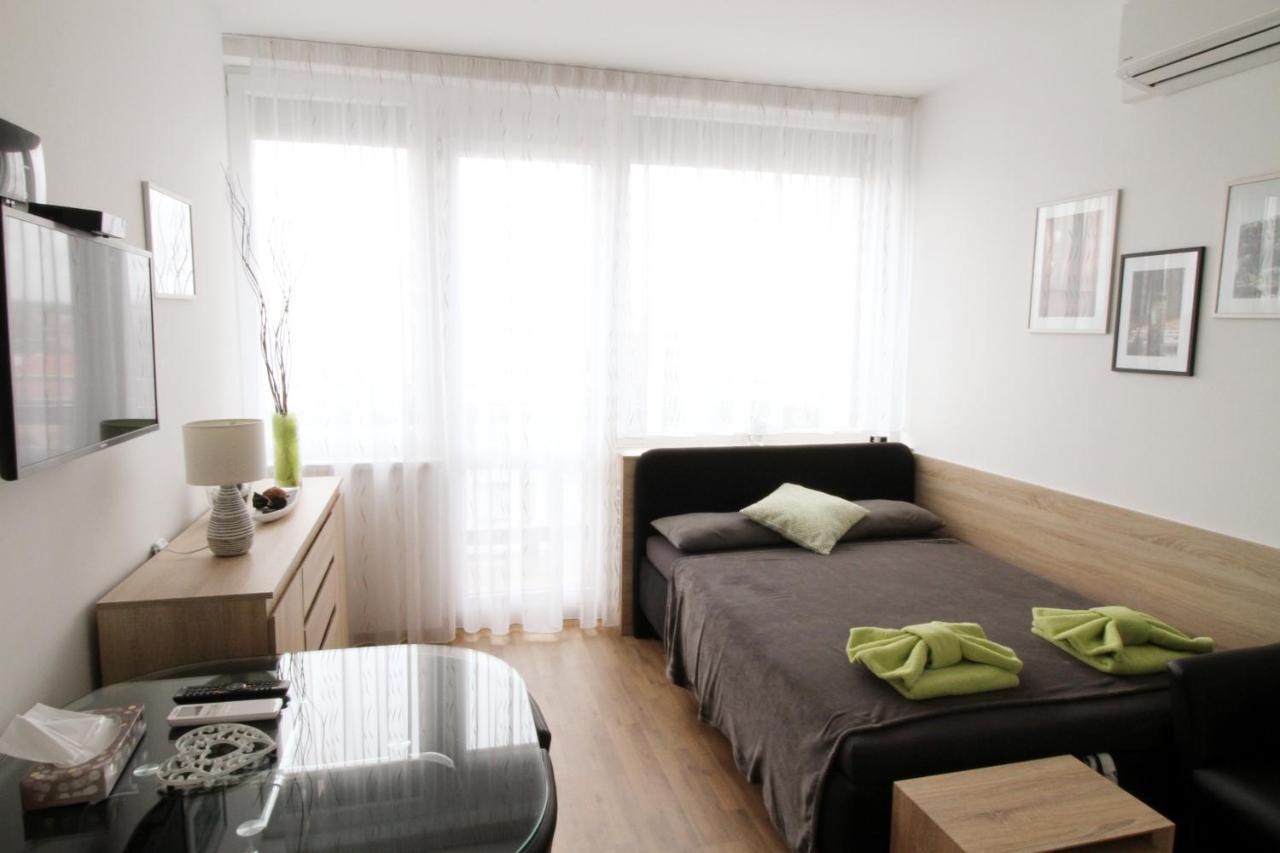 G Support Apartment براغ المظهر الخارجي الصورة